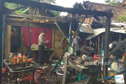 KEBAKARAN KULONPROGO : Sebuah Warung Bakso Ludes Terbakar