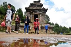 FOTO WISATA SEMARANG : Hujan Tak Halangi ke Gedong Songo