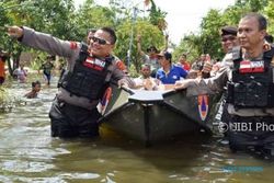 Banjir Demak Tak Kunjung Surut, Polisi Salurkan Bantuan