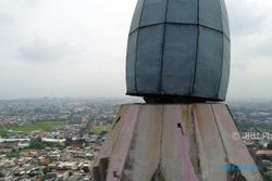 Diterpa Angin Kencang, Pucuk Menara Kubah Jakarta Islamic Center Miring