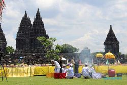 HARI RAYA NYEPI : Ribuan Umat Hindu Hadiri Upacara Tawur Agung di Prambanan Klaten
