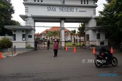 PENDIDIKAN SEMARANG : Ini Bentuk Dukungan Siswa SMAN 1 Atas DO yang Menimpa AN dan AF...