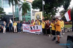 FOTO DEMO MAHASISWA : Di Semarang, Aksi Tolak PT RUM Sukoharjo