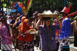 TRADISI GUNUNGKIDUL : 3.500 Ayam Disembelih dalam Wilujengan Madilakiran Ki Ageng Wonokusumo