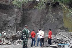 Wonogiri Hari Ini: 29 Oktober 2011, Penambang Meninggal Tertimbun Pasir