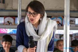 Freshta Karim Hibur Anak-Anak Afganistan Lewat Bus Perpustakaan