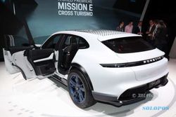 Tantang Tesla, Porsche Bikin SUV Listrik E Mission Cross Turismo
