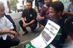 PILKADA 2018 : Pria Ini Rela Jalan Kaki 5 Hari demi Dukung Ganjar Pranowo?