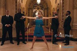 Sering Diejek, Taylor Swift Pamer Kemampuan Dansa di Video Klip Delicate