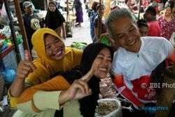 PILKADA 2018 : Histeria Pedagang Sambut Ganjar di Pasar Karangayu