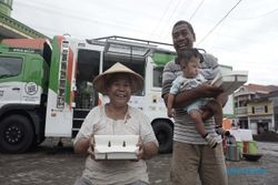 Humanity Food Truck 2.0 Tebar Manfaat di Kampung Nelayan Tanjung Mas