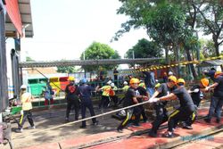 Di Semarang, HUT KAI Dimeriahkan Lomba Tarik Kereta