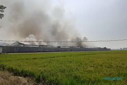 Kebakaran Gudang Kapas Sritex Belum Padam, Asap Hitam Jadi Tontotan