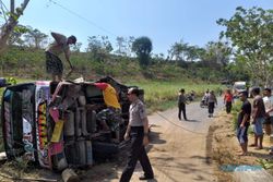 Bus Wisata SD Sragen Terguling, Sopir Diduga Tak Kuasai Medan