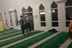 Viral Oknum Aparat Kejar Demonstran Masuk Masjid, Polda Sulsel Minta Maaf
