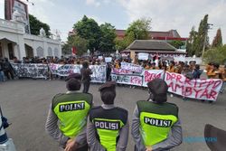 Protes RUU KUHP, Puluhan Mahasiswa Duduki Gedung DPRD Sukoharjo