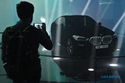 Gandeng 2 Perusahaan Ini, BMW Ciptakan Mobil Paling Hitam di Dunia