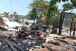 Gubuk Bekas Warung Makan di Gumpang Sukoharjo Ludes Terbakar