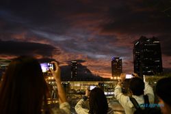 Langit Ungu Cerah di Jepang Jelang Topan Hagibis