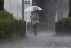 Prakiraan Cuaca Karanganyar Hari Ini: Waspada Banjir dan Longsor