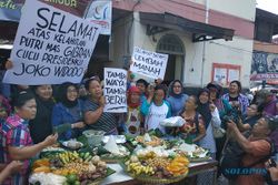 Pedagang Pasar Gede Solo Rayakan Kelahiran Cucu Jokowi La Lembah Manah