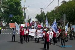 Buruh Sukoharjo Demo Tolak Kenaikan Iuran BPJS Dan Revisi UU Ketenagakerjaan