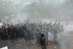 Pasukan Keamanan Lanud Iswahjudi Latihan Halau Aksi Unjuk Rasa