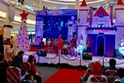Pusat Perbelanjaan Purwokerto Diserbu Pengunjung di Hari Natal