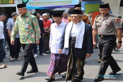 Ma’ruf Amin Bapak Ekonomi Syariah Indonesia Versi UNS Solo