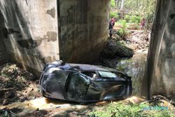 Avanza Nyemplung Sungai di Jumantono Karanganyar, Sopir Terluka