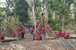 Puluhan Pelaku Wisata Desa di Madiun Dilatih Membuat Seni Instalasi Bambu