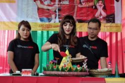 Bukan Ikut Sidang, Ashanty Potong Tumpeng di Purwokerto