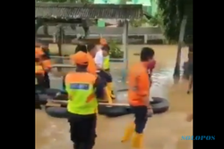 Video Viral Dirut KAI Naik Getek Berkursi Tinjau Banjir di Jakarta