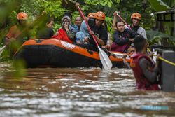 Pencegahan Banjir Jakarta Anies Baswedan Vs Ahok, Naturalisasi Vs Normalisasi