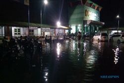 Pekalongan Kebanjiran, Pasien RSUD Kraton Dievakuasi