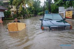 Lelucon Banjir Jakarta, Kicauan Coki Pardede Dikritik Habis-Habisan