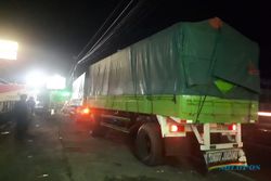 Sopir Truk Bertuliskan Kutunggu Jandamu Tak Sadar Lindas Orang di Jalan Solo-Tawangmangu