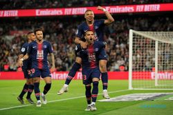 PSG Menang Dramatis atas Lyon, Messi Belum Bertaji