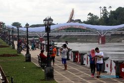 Jalur Pedestrian Bendung Karet Tirtonadi Retak, Tapi…