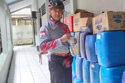 Puluhan Botol Ciu Kluthuk Disita dari Pengepul di Polokarto Sukoharjo