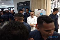 Ngemal Lagi! Jokowi Main Bareng Jan Ethes di Hartono Mall Sukoharjo