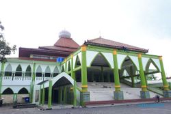 Bangunan Induk Masjid Agung Karanganyar Dibongkar Pemenang Lelang