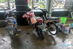 3 Sepeda Motor Mangkrak Bertahun-Tahun di Stasiun Purwosari Solo, Berapa Biaya Parkirnya?