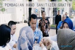 Pemkot Semarang Bagikan 1.500 Botol Hand Sanitizer Tangkal Convid-19