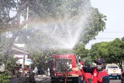 Pakar UGM & ITS: Penyemprotan Disinfektan di Jalan Tak Diperlukan