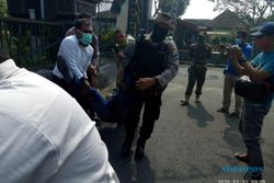 Adang Dan Gebrak Mobil Bupati Tulungagung, Wartawan Soerabaia Newsweek Dicokok Polisi