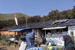 Meski Mudik, Warung Mbok Yem di Puncak Lawu Tetap Buka Lur