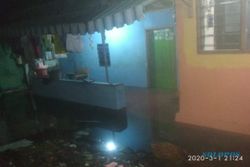 Hujan Deras Bikin Kali Pepe Solo Meluap, Rumah Warga Sangkrah Kebanjiran