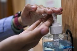 Berhenti Luncurkan Roket, Peneliti Antariksa India Produksi Hand Sanitizer