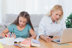 Tak Usah Stres, Begini Cara Selaraskan Kerja Ibu dengan Belajar Anak dari Rumah